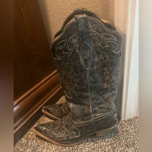 Women’s size 9M Corral boots